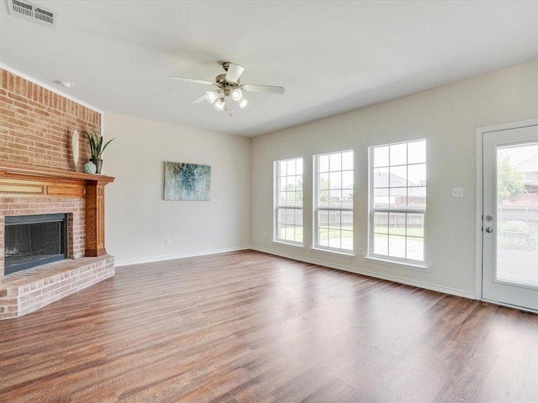 Photo 12 of 36 - 3720 Neptune Cir, Frisco, TX 75033