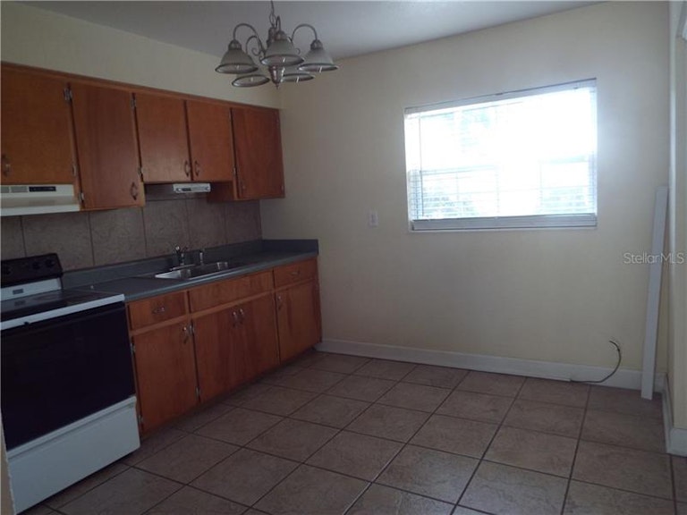 Photo 9 of 20 - 212 Shepard Ave, Dundee, FL 33838