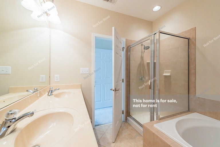 Photo 4 of 15 - 9221 Calabria Dr #104, Raleigh, NC 27617