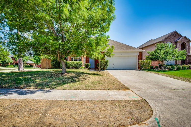 Photo 28 of 32 - 312 Sweet Leaf Ln, Lake Dallas, TX 75065