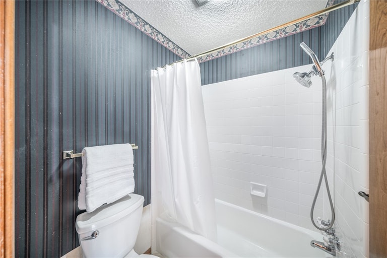 Photo 17 of 37 - 1501 Wilson Heights Dr, Austin, TX 78746