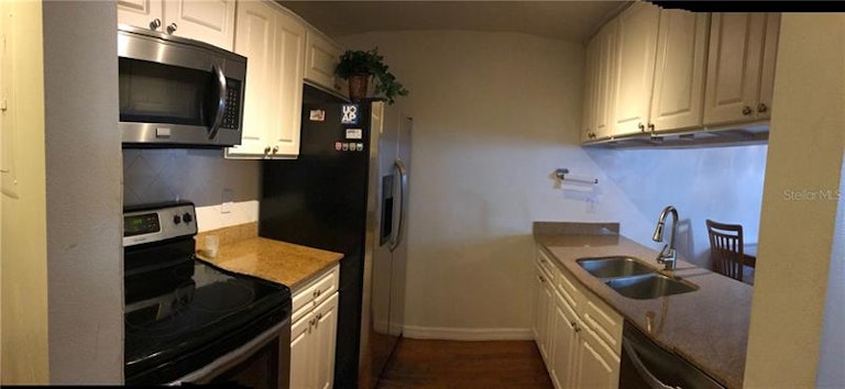 Photo 5 of 17 - 3837 59th Ave W #3837, Bradenton, FL 34210