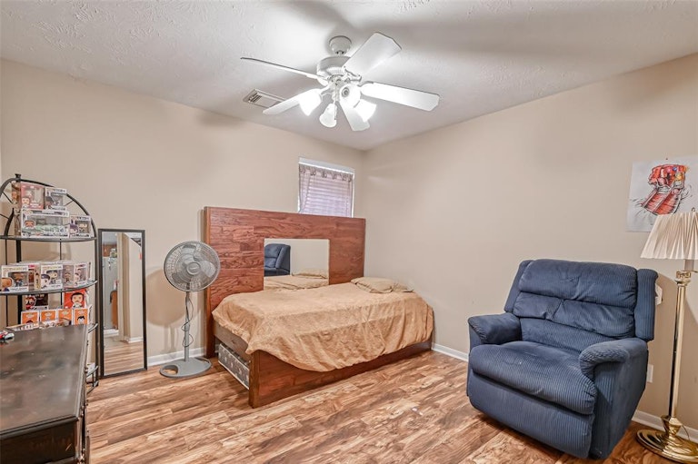 Photo 14 of 22 - 18203 Sweet Juniper Ln, Katy, TX 77449