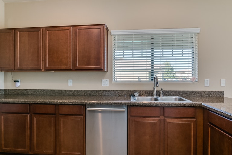 Photo 6 of 29 - 10027 W Flavia Hvn, Tolleson, AZ 85353