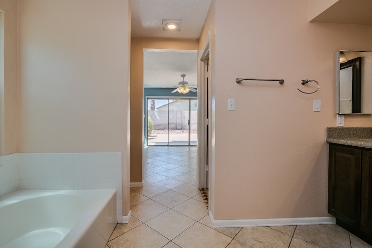 Photo 15 of 23 - 3118 E Topeka Dr, Phoenix, AZ 85050