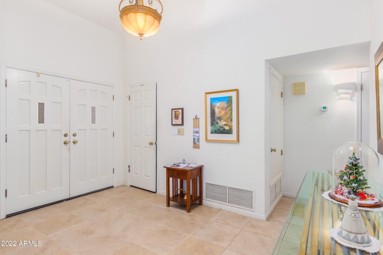 Photo 7 of 32 - 10424 E Cinnabar Ave, Scottsdale, AZ 85258
