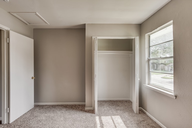 Photo 18 of 25 - 2920 Harlan Dr, Mesquite, TX 75150