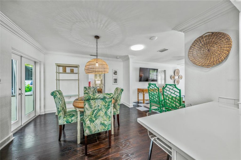 Photo 15 of 53 - 227 Grant Dr, Sarasota, FL 34236