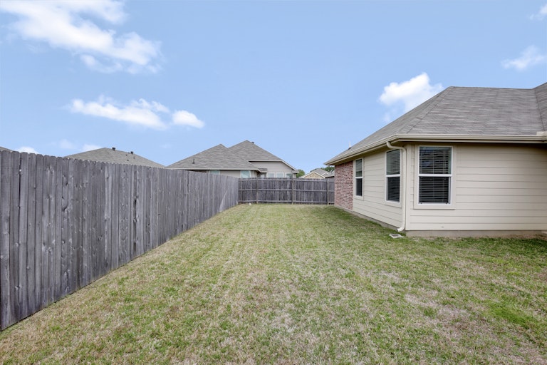 Photo 25 of 26 - 4021 Winter Springs Dr, Fort Worth, TX 76123