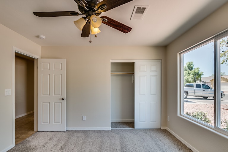 Photo 13 of 22 - 3027 W Daley Ln, Phoenix, AZ 85027