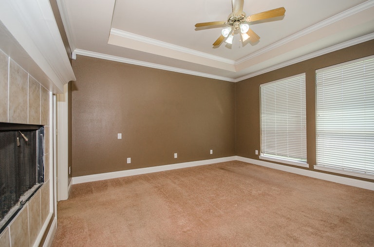 Photo 18 of 38 - 1320 Rusticwood Dr, Desoto, TX 75115