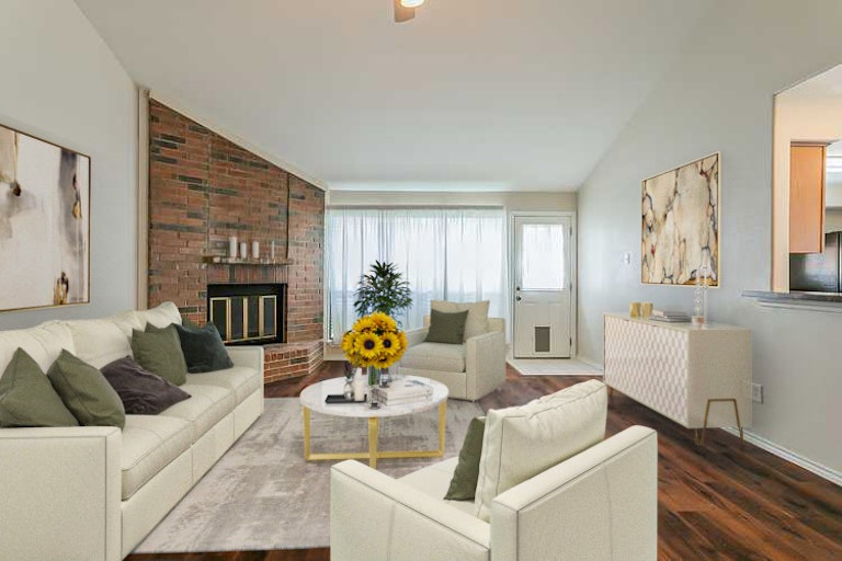 Photo 2 of 23 - 825 Shannon Dr, Plano, TX 75025