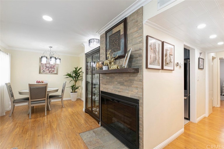 Photo 31 of 48 - 1339 N Columbus Ave, Glendale, CA 91202