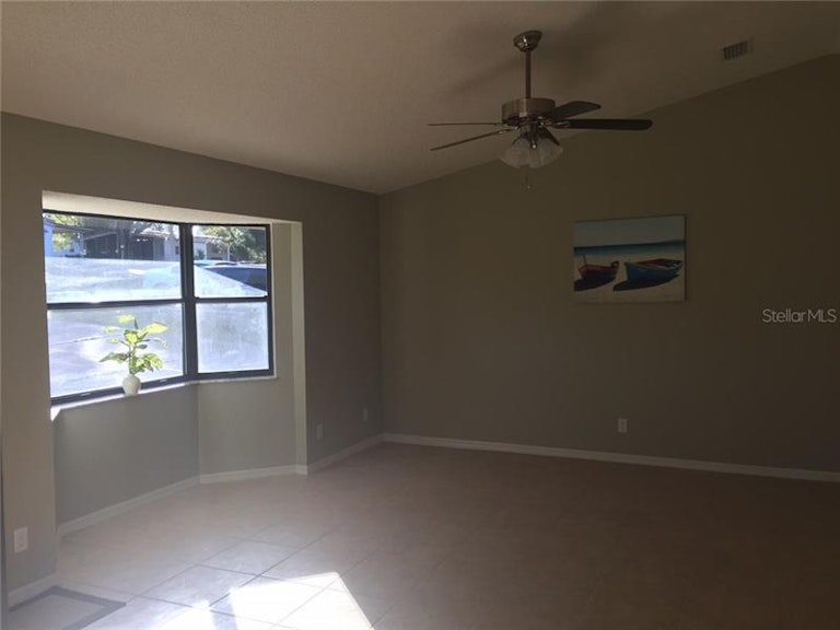 Photo 7 of 24 - 618 First Ave, Lady Lake, FL 32159