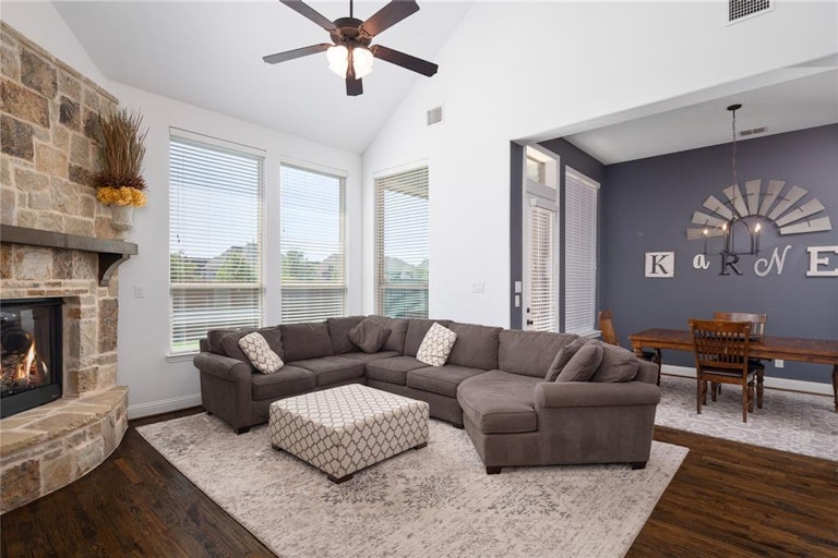 Photo 6 of 40 - 1317 Skyflower Ln, Celina, TX 75009