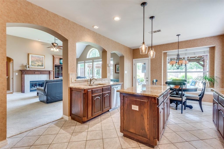 Photo 12 of 26 - 1604 Stone Crest Dr, Flower Mound, TX 75028