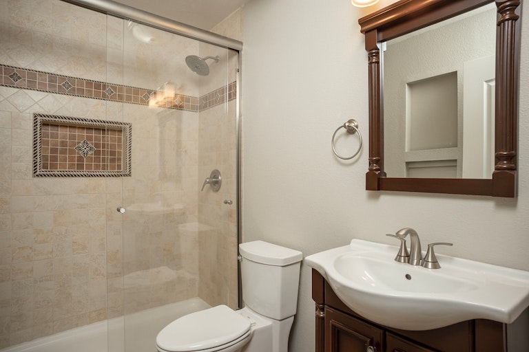 Photo 4 of 20 - 12727 W Cambridge Ave, Avondale, AZ 85392
