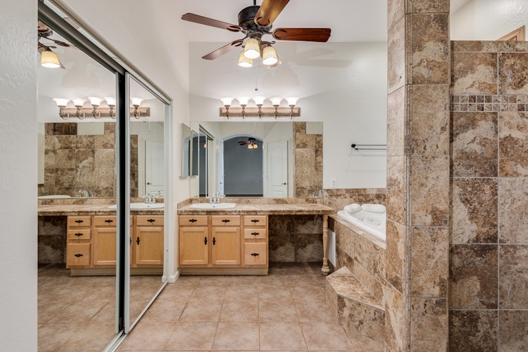 Photo 3 of 26 - 1783 S Red Rock St, Gilbert, AZ 85295