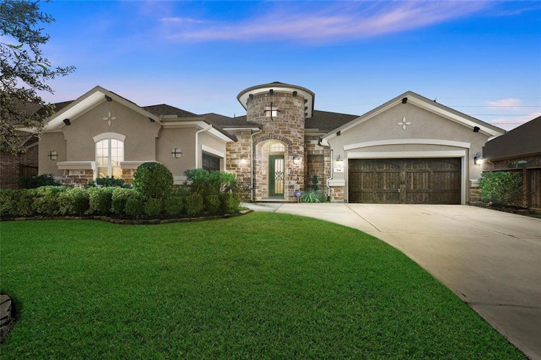 Photo 1 of 45 - 3716 Forest Brook Ln, Spring, TX 77386