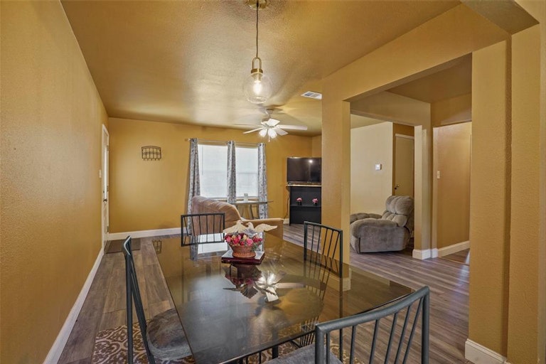 Photo 6 of 29 - 612 Highland Dr, Arlington, TX 76010