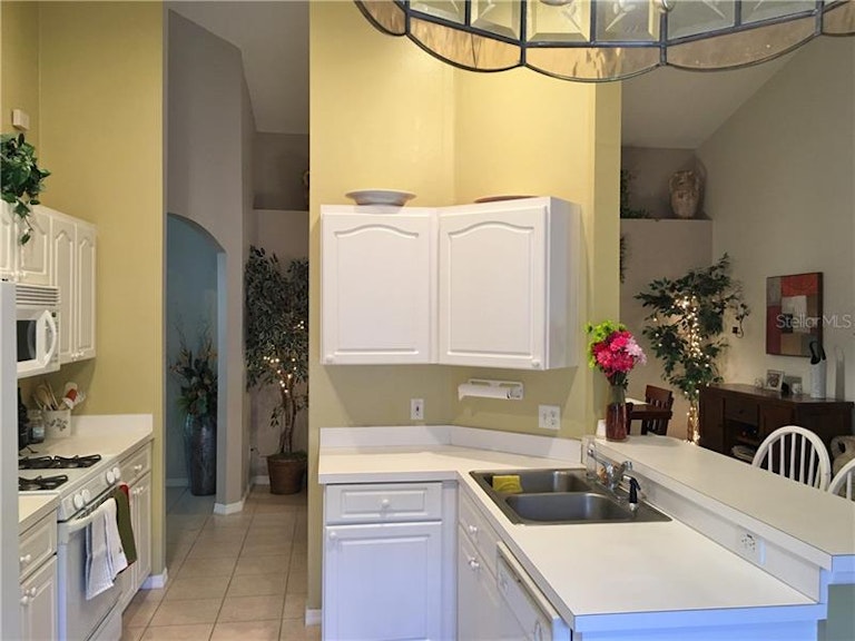 Photo 16 of 25 - 24535 Laurel Ridge Dr, Lutz, FL 33559