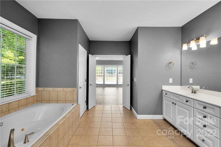 Photo 30 of 48 - 5418 Shoal Brook Ct, Charlotte, NC 28277