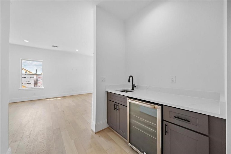 Photo 29 of 46 - 1420 Alexander St, Houston, TX 77008