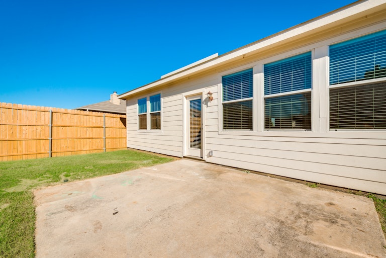 Photo 25 of 26 - 3412 Replay Ln, Little Elm, TX 75068