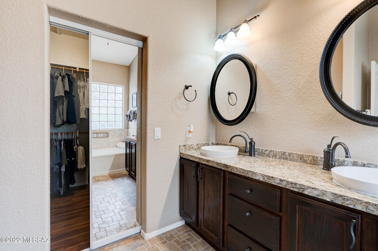 Photo 23 of 42 - 2264 W Noble Heights Dr, Tucson, AZ 85742