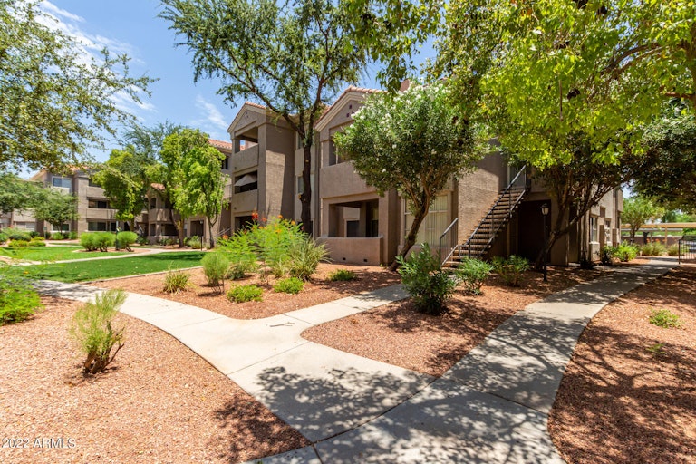 Photo 5 of 31 - 3830 E Lakewood Pkwy E #2140, Phoenix, AZ 85048
