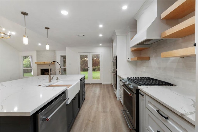 Photo 12 of 48 - 1924 Foxtail Pl, Spring, TX 77380