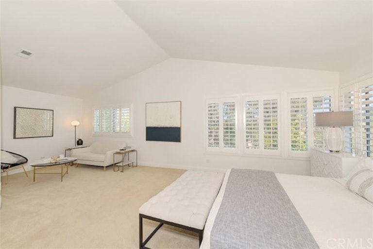 Photo 23 of 50 - 28561 Camelback Rd, Trabuco Canyon, CA 92679