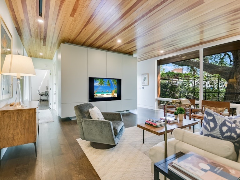 Photo 5 of 20 - 2906 Rio Grande St, Austin, TX 78705