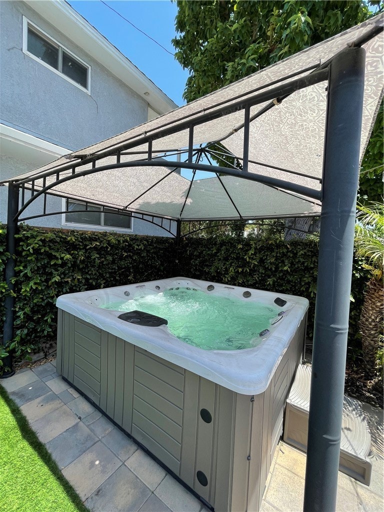 Photo 21 of 51 - 5807 E Monlaco Rd, Long Beach, CA 90808
