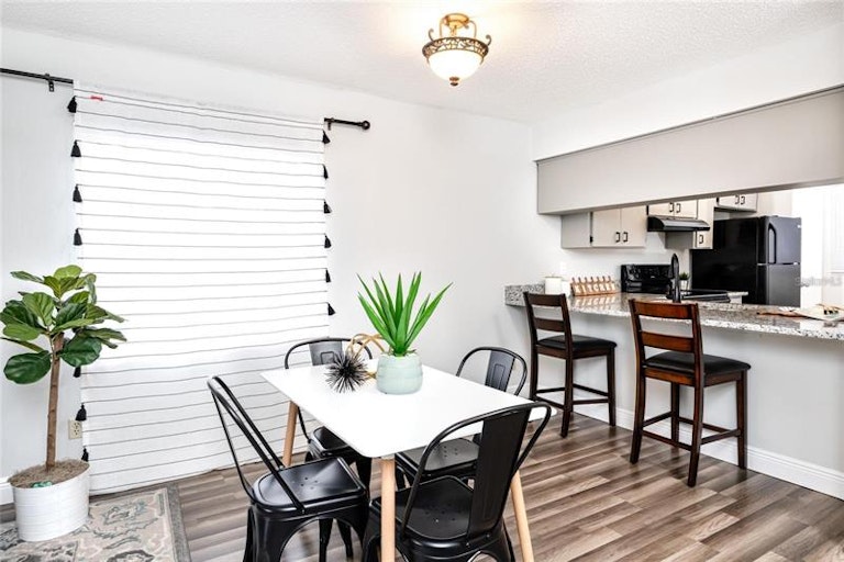 Photo 3 of 12 - 6324 Bonnie Bay Cir N, Pinellas Park, FL 33781