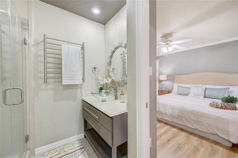 Photo 21 of 32 - 14118 Barryknoll Ln, Houston, TX 77079