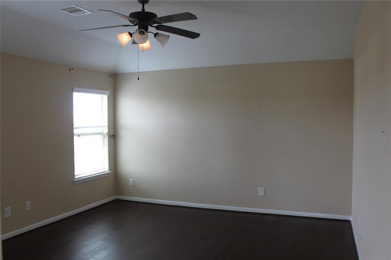Photo 19 of 25 - 6434 Black Bamboo Ln, Katy, TX 77494