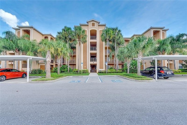 Photo 1 of 25 - 6515 Grand Estuary Trl #102, Bradenton, FL 34212