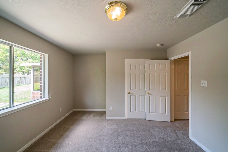 Photo 27 of 35 - 2731 Briarloch Ln, Houston, TX 77073