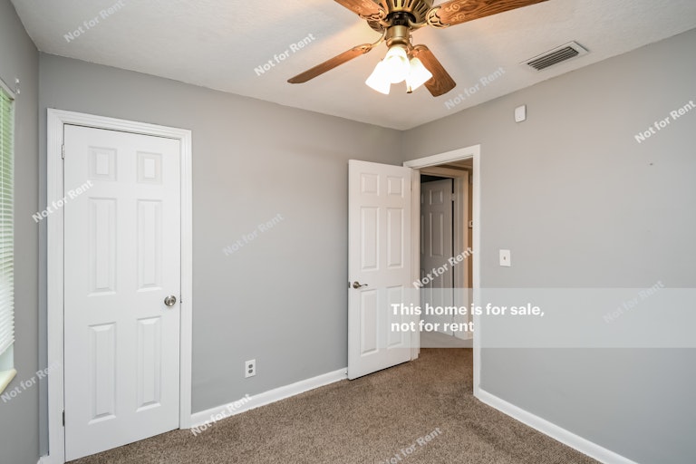 Photo 18 of 27 - 8858 Atter Ln, Jacksonville, FL 32216