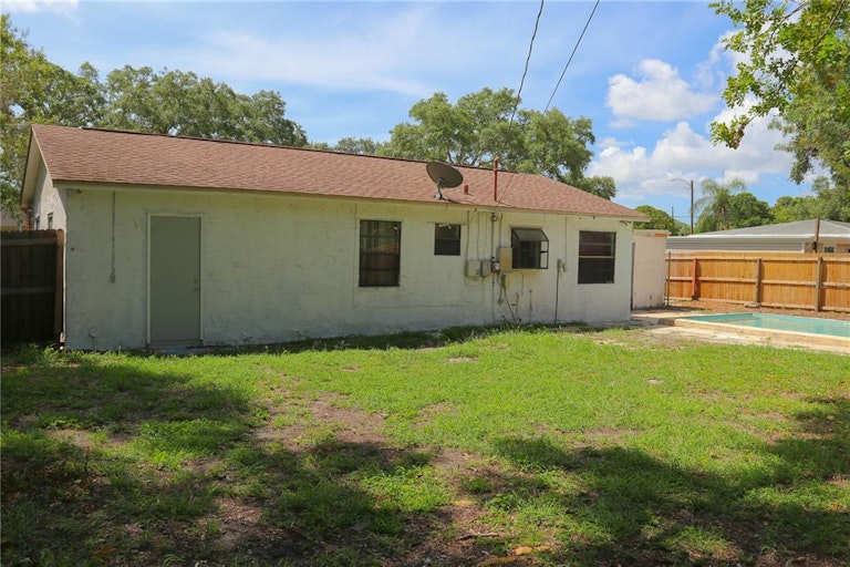 Photo 22 of 26 - 6726 12th St N, Saint Petersburg, FL 33702