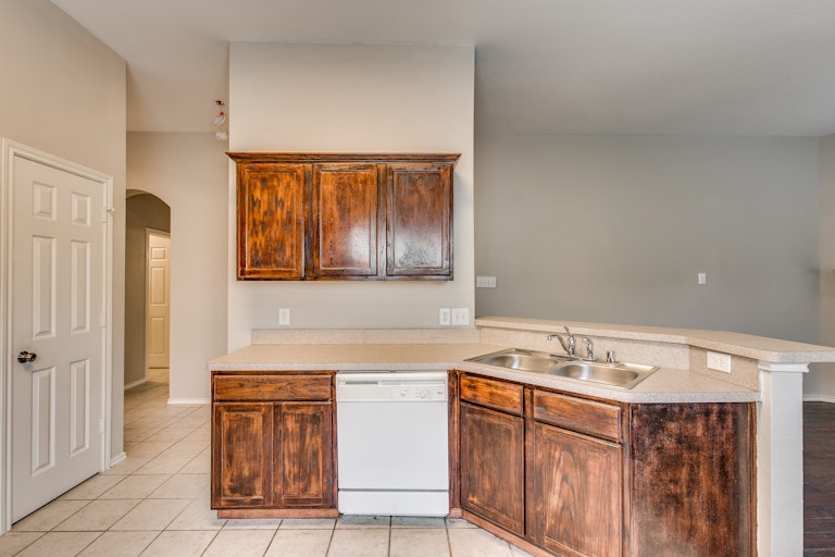 Photo 6 of 27 - 1519 Warrington Way, Forney, TX 75126
