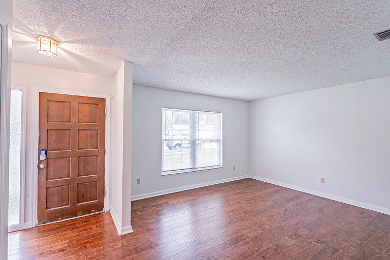 Photo 5 of 28 - 5409 Albert Dr, Winter Park, FL 32792