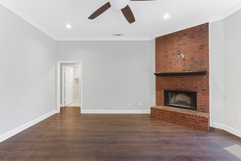 Photo 7 of 24 - 1729 Spinnaker Ln, Azle, TX 76020