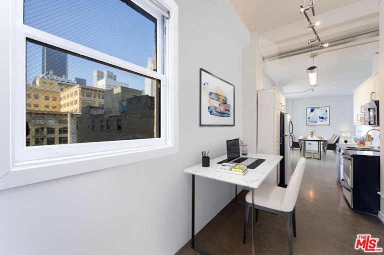 Photo 11 of 30 - 215 W 7th St #801, Los Angeles, CA 90014