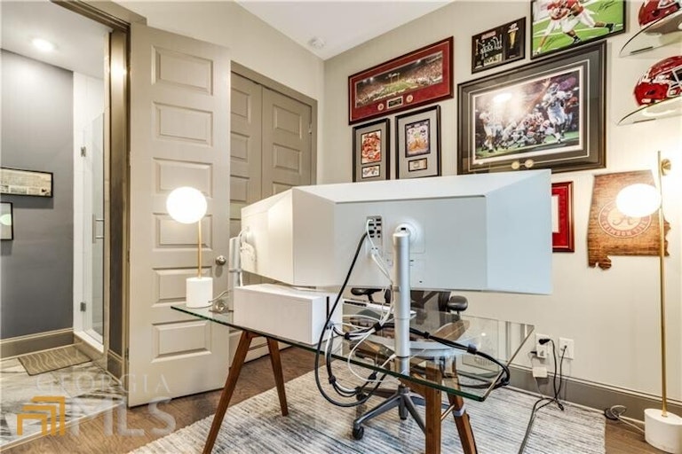 Photo 14 of 36 - 589 Broadview Pl NE, Atlanta, GA 30324