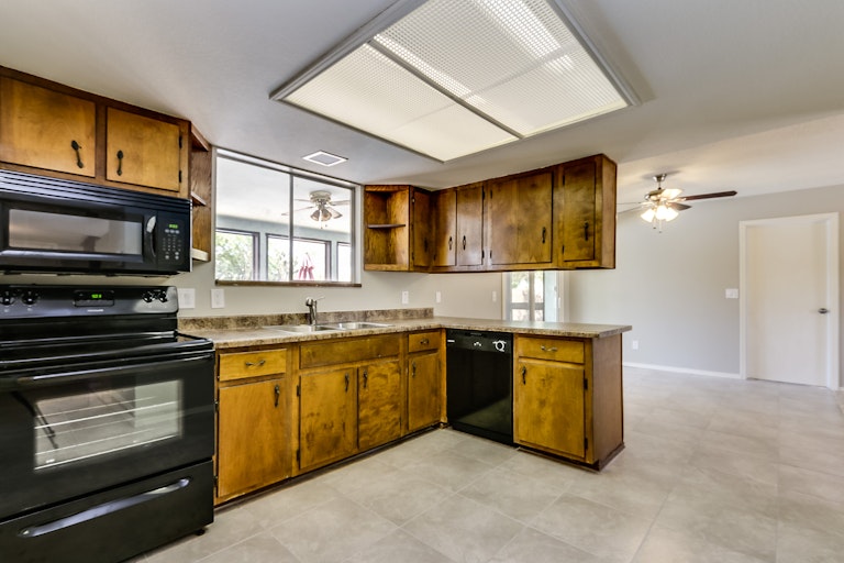 Photo 4 of 29 - 11539 E Crescent Ave, Mesa, AZ 85208