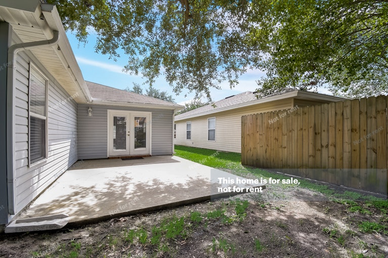 Photo 8 of 30 - 574 Chancellor Dr W, Jacksonville, FL 32225