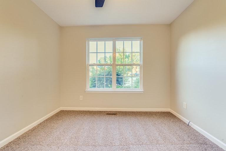 Photo 13 of 19 - 1571 Kingston Dr, Kannapolis, NC 28083
