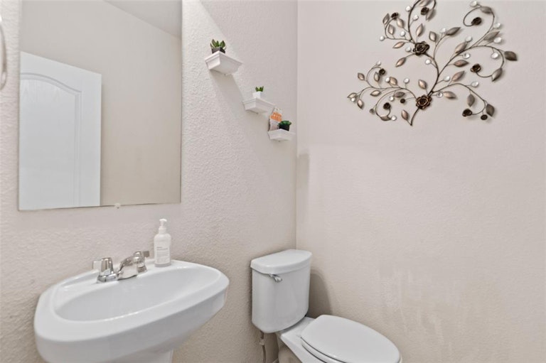 Photo 7 of 30 - 5408 Wharfside Pl, Denton, TX 76208